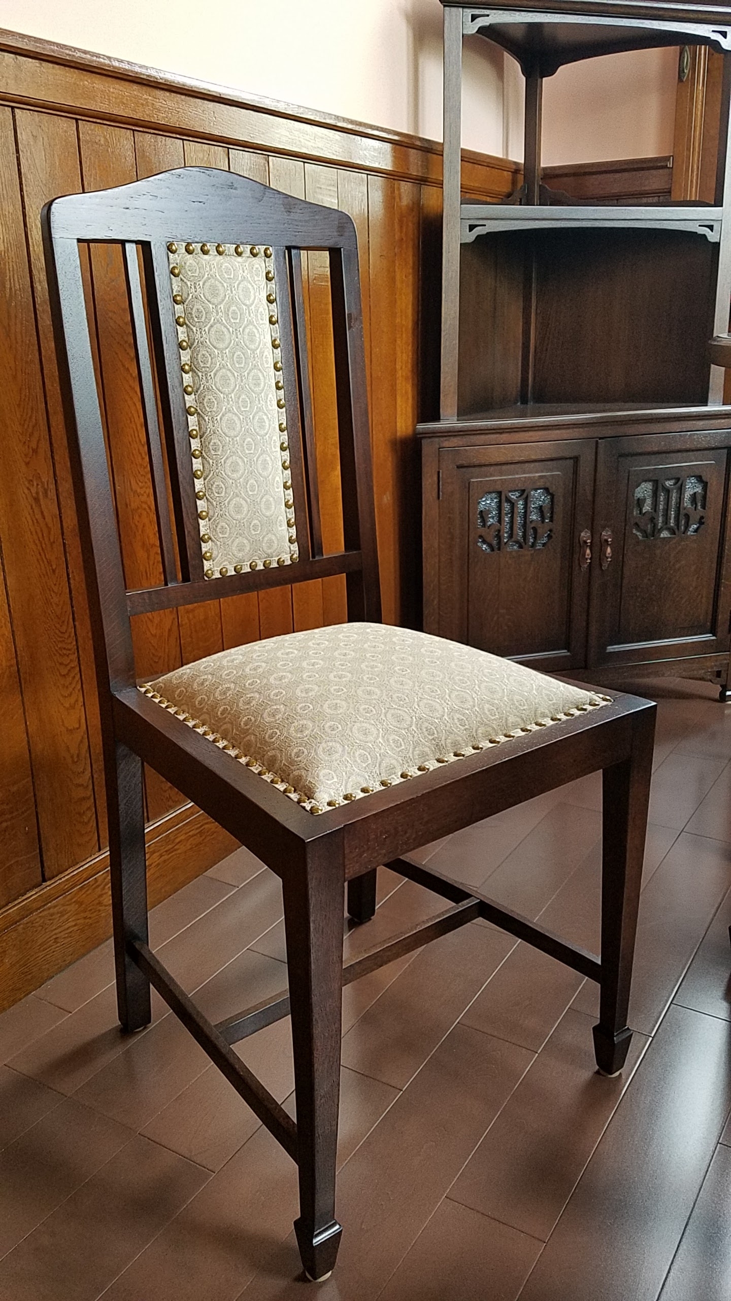大正時代のチェアの修理　「家具の病院」　椅子の張替・椅子の塗装修理・木部補修